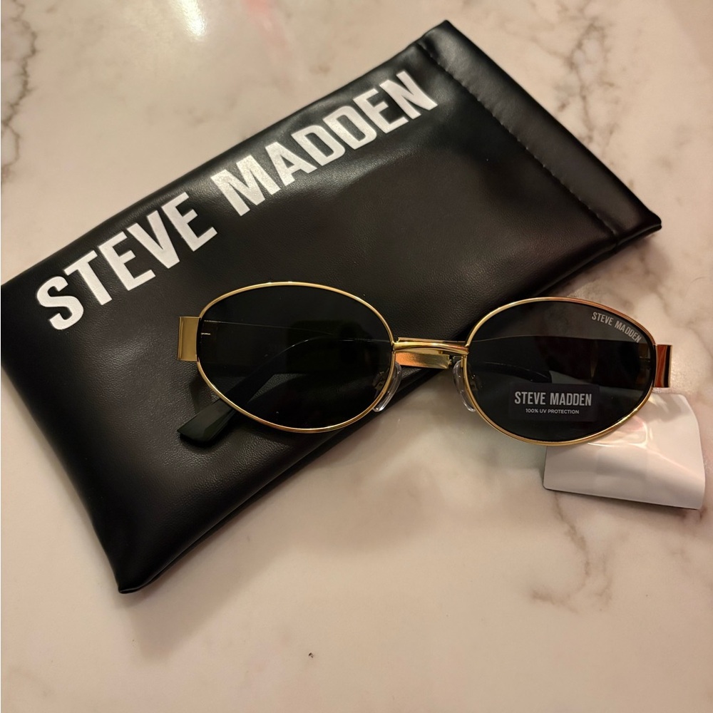 Steve Madden Oval Gold Frame Sunglasses Black Lens Retro Style NWT